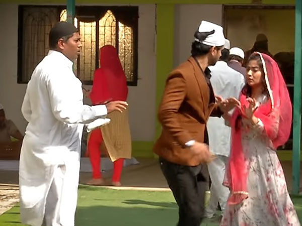 She Visits Darga For Nandini She Visits Darga For Nandini