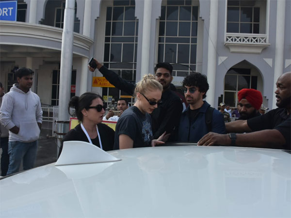 Sophie Turner & Joe Jonas Sophie Turner & Joe Jonas