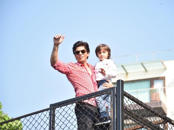 Fans Go Crazy Fans Go Crazy