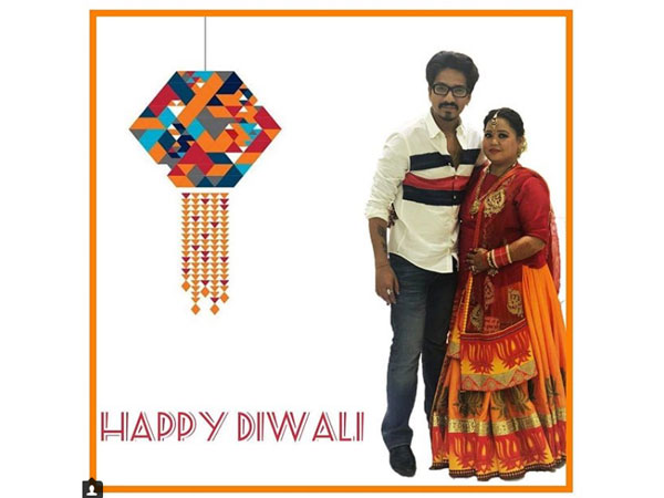 Bharti Singh & Harsh Limbachiyaa Wish Fans Bharti Singh & Harsh Limbachiyaa Wish Fans