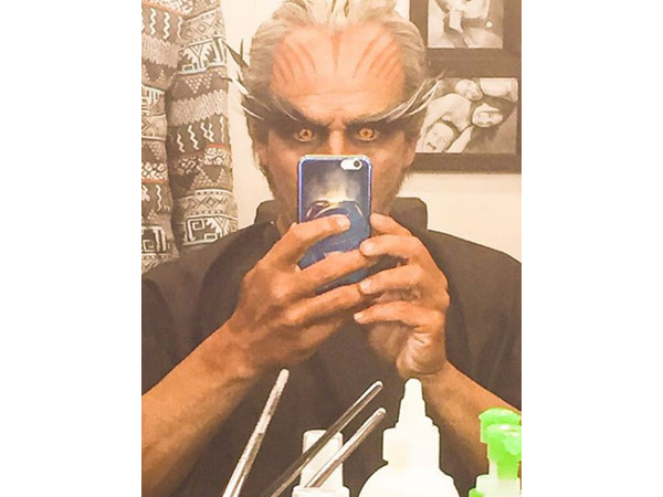 Akshay Kumar - The Scary Crow Selfie