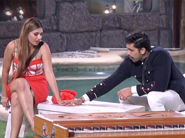 Shiv & Jasleen Are JUST Friends!