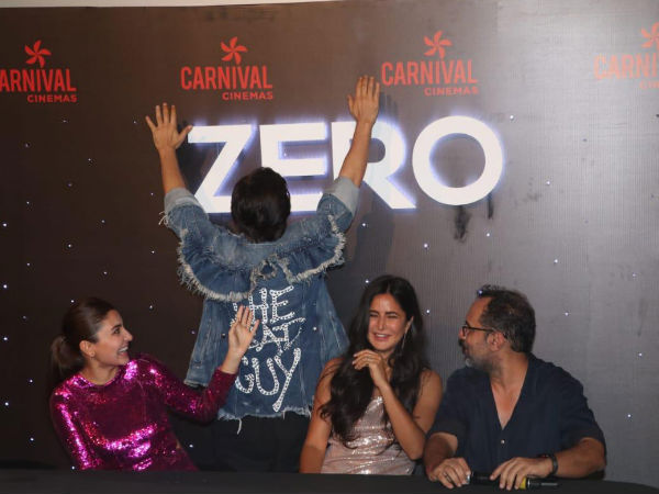 SRK Pulls Anushka's Leg