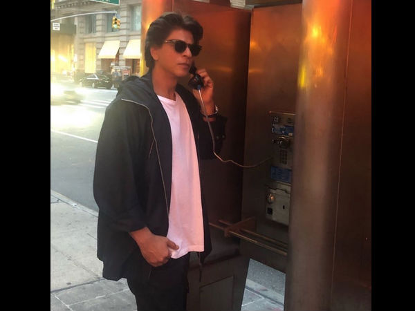 SRK Says He Gets Free Meals Because Of Gauri 