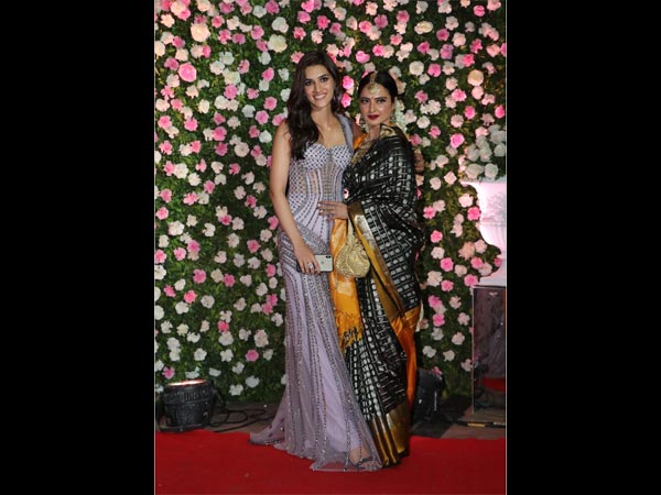 Elegant Women Rekha And Kriti Sanon