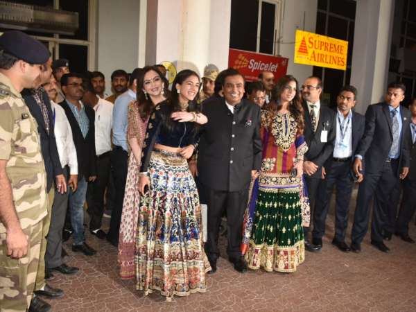 The Ambanis Posed For The Shutterbug