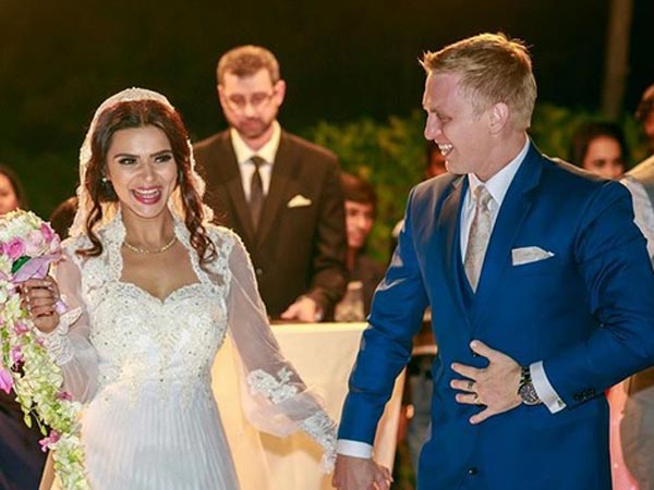 Brent Can’t Take His Eyes Off Aashka!