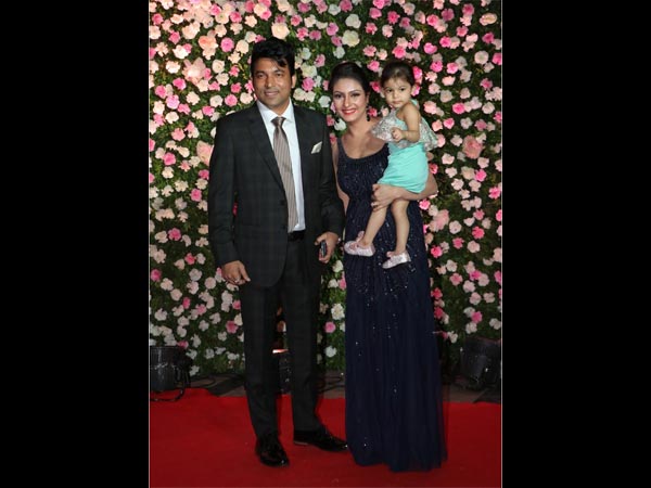 Chandan Prabakar With Wife