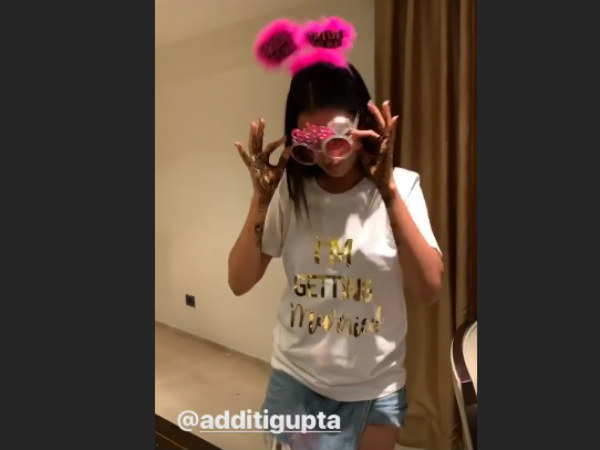 Additi’s Mehendi Party