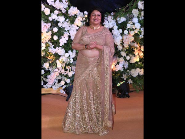 Priyanka’s Mum Smiles For Cameras