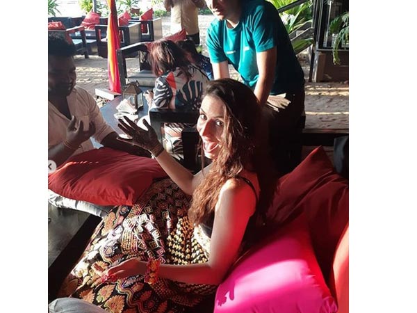 Mehendi On The Beach