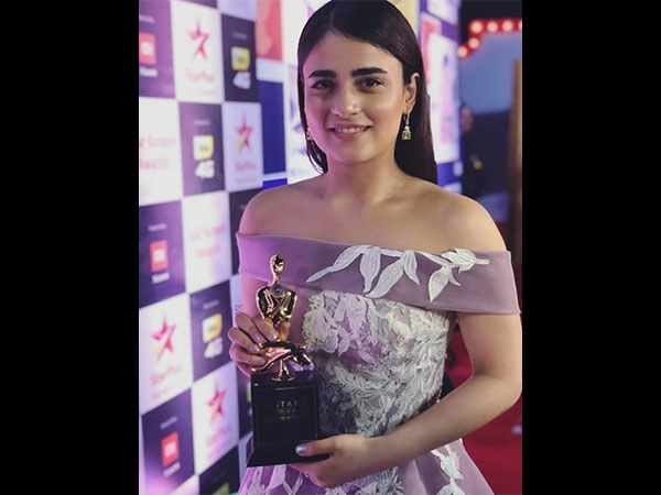 Best Debut Actor (Female)