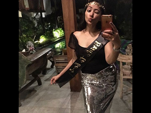 All Set To Get Hitched