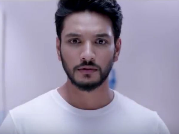 Iruttu Arayil Murattu Kuthu