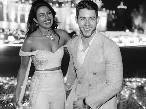 The Lovebirds Go All Smiles The Lovebirds Go All Smiles