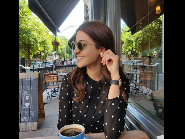 Virat Never Fails To Flaunt His Love For His Wifey Dearest Virat Never Fails To Flaunt His Love For His Wifey Dearest