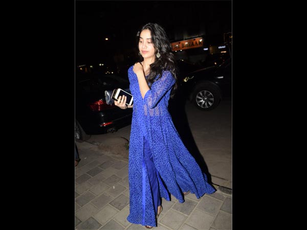 Janhvi Heads To Club