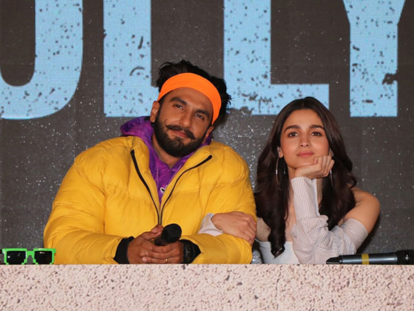 Ranveer Singh Brings The Topic Back To Himself!