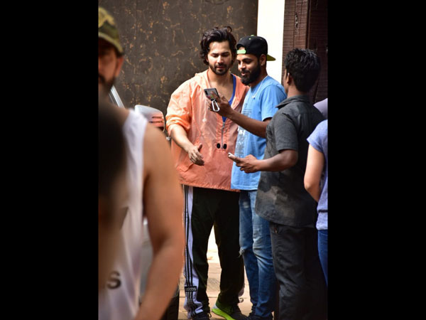 Fans Approach Varun For Selfie When He Heads Out From Gym