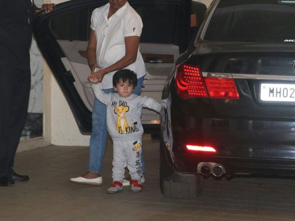 Taimur Thinks His Dad Is King