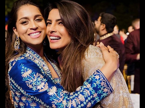 Priyanka Flaunts Her Million-Dollar Smile And We Are Totally Floored!