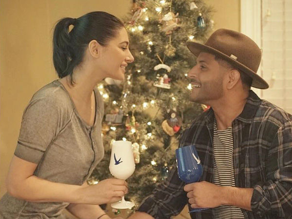 Nargis Deletes All Her Pics With Him