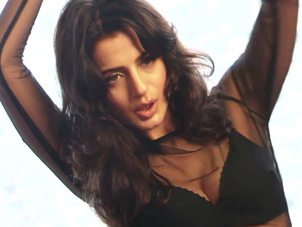 Ameesha On Being Called An ‘Arrogant’ Actress Ameesha On Being Called An ‘Arrogant’ Actress