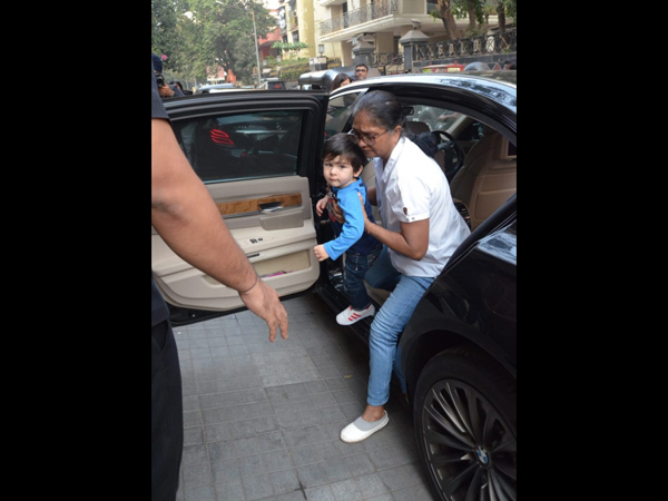 Taimur Snapped At Cousin Inaaya Kemmu's House