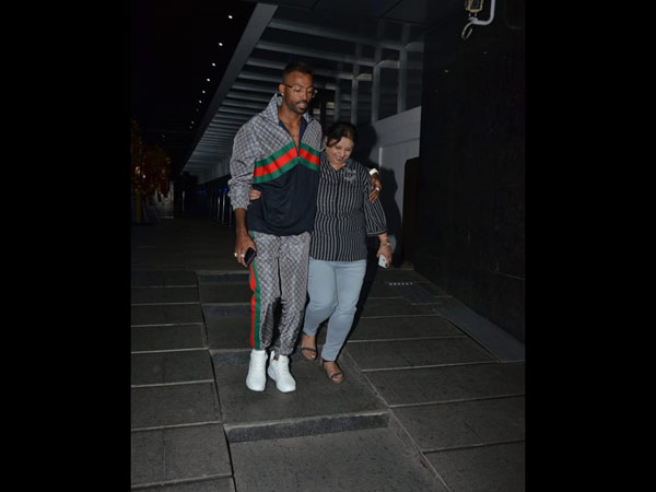 Hardik Pandya Goes Out For Dinner With His Mum