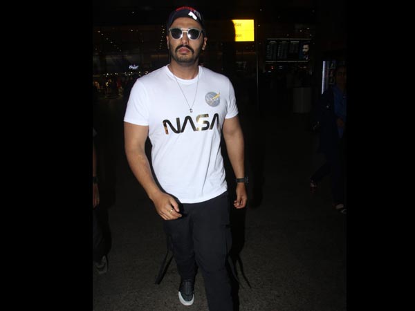 Arjun Kapoor Goes Casual At The Airport