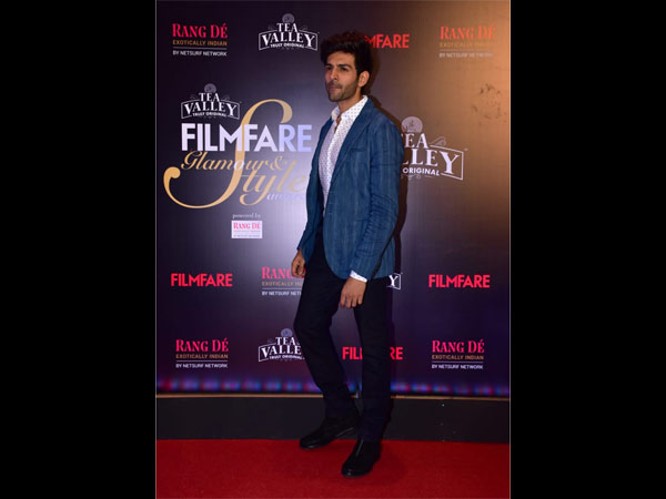 Kartik Aaryan Looks Absolutely Suave