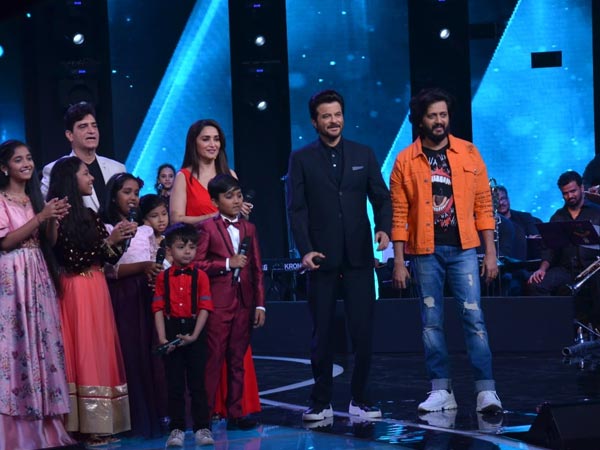 Total Dhamaal Team Has Fun With The Young Contestants