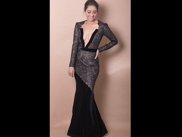 Asha Trolled For Flaunting Cleavage