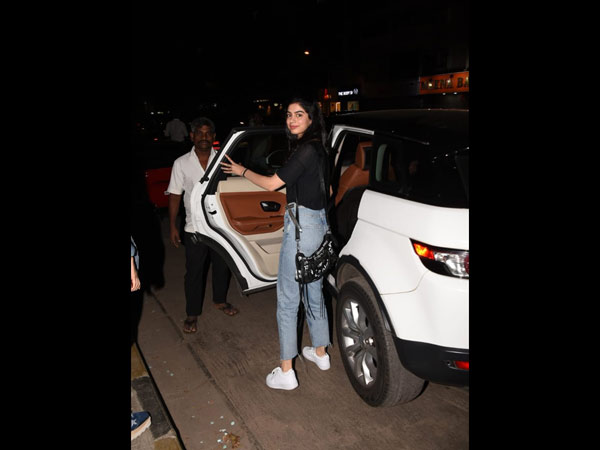 Khushi Kapoor Heads Back After The Club