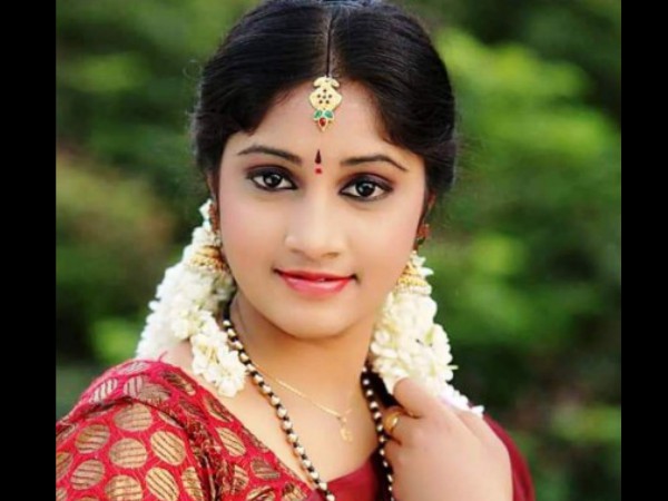 Telugu TV Actress Jhansi Commits Suicide; Found Hanging At Her Residence! Telugu TV Actress Jhansi Commits Suicide; Found Hanging At Her Residence!