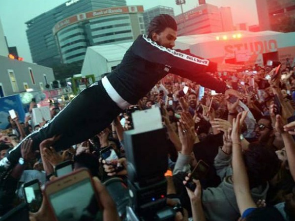 Ranveer's Crowd-Surfing Act Didn't Go Down Well With The Netizens