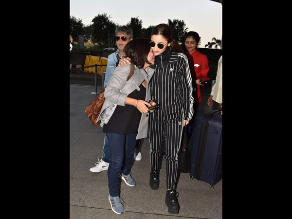 Zoya & Alia Share A Warm Hug!