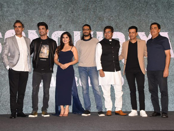 Sonchiriya's Team Poses For A Photo