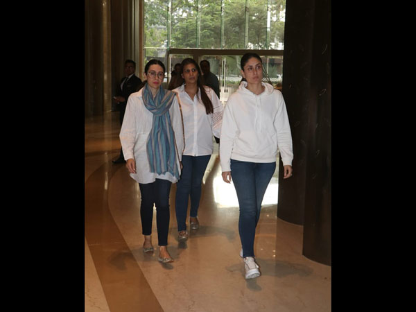 Amrita Arora, Kareena & Karishma Kapoor Attend The Prayer Service