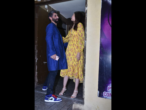 Jim Sarbh Greets Alia Jim Sarbh Greets Alia