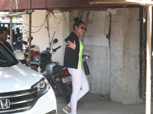 Sonakshi Heads To The Gym Sonakshi Heads To The Gym