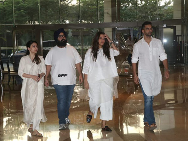 Soha, Neha & Angad Attend The Memorial Service