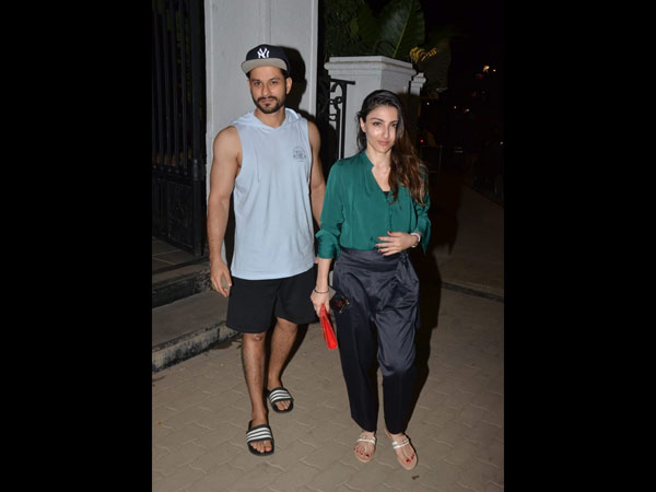 Soha & Kunal Snapped On A Dinner Date