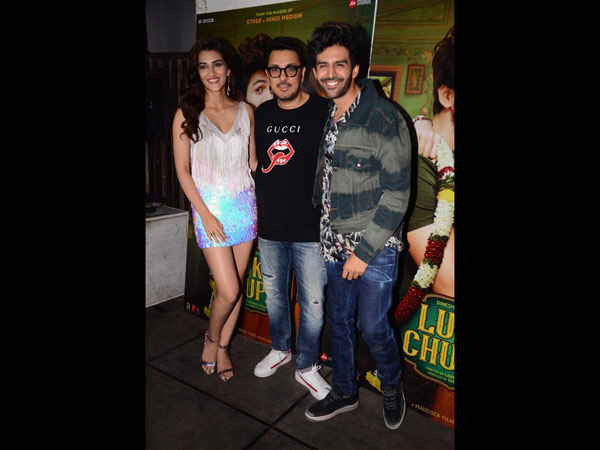 Kriti Sanon, Dinesh Vijan & Kartik Aaryan Pose For Pics Kriti Sanon, Dinesh Vijan & Kartik Aaryan Pose For Pics