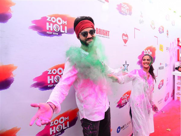 Newbies Pranutan Bahl & Zaheer Iqbal Play Holi