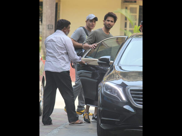 Shahid Kapoor Hits The Gym