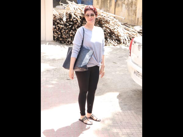 Twinkle Khanna Hits The Gym