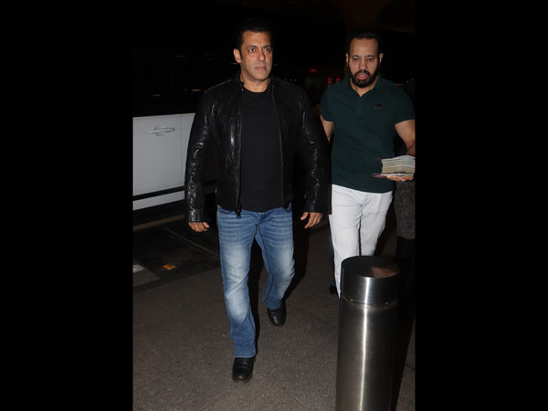 Salman Khan Looks Cool In Black