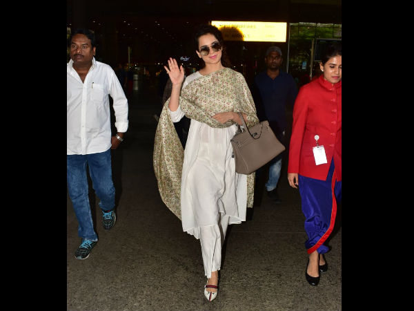 Kangana Looks Elegant At The Airport