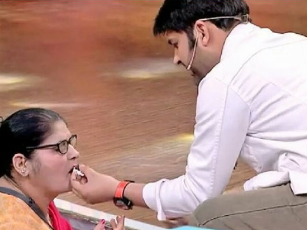 Kapil Cuts Customised Cake; Shares The Cake With His Mom! Kapil Cuts Customised Cake; Shares The Cake With His Mom!